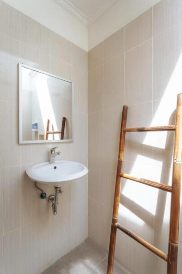 Carik Bali Guest House Canggu エクステリア 写真