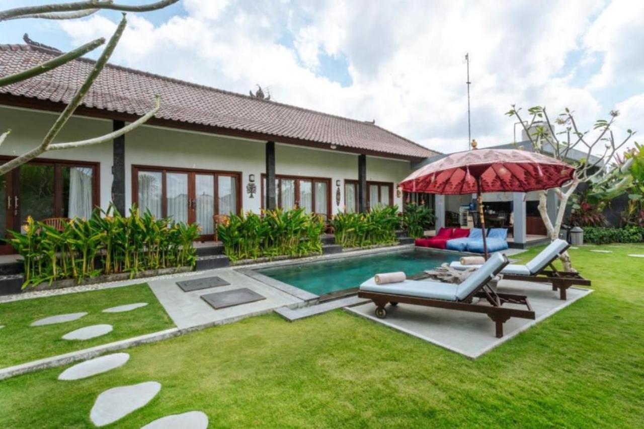 Carik Bali Guest House Canggu エクステリア 写真