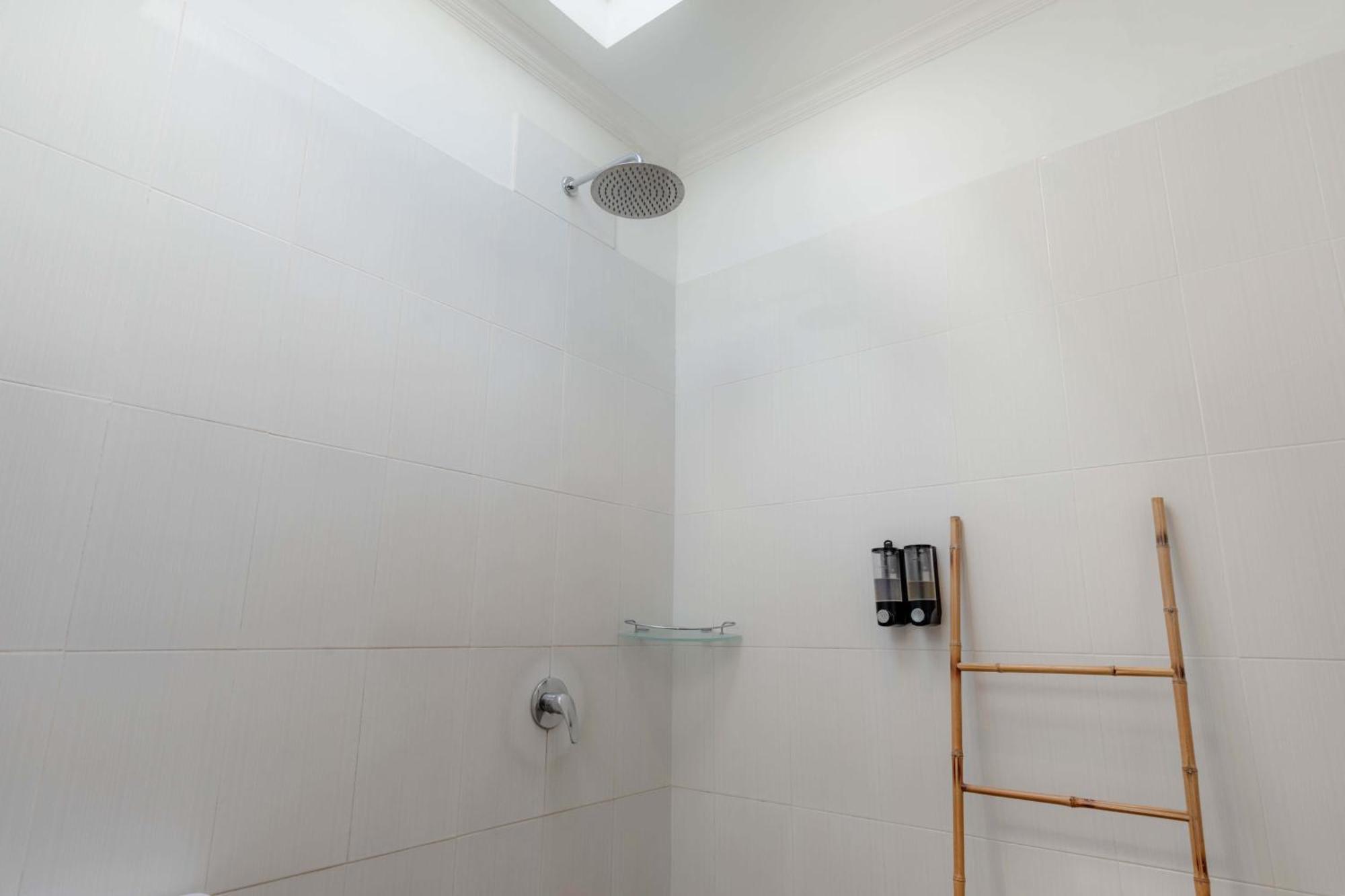 Carik Bali Guest House Canggu エクステリア 写真